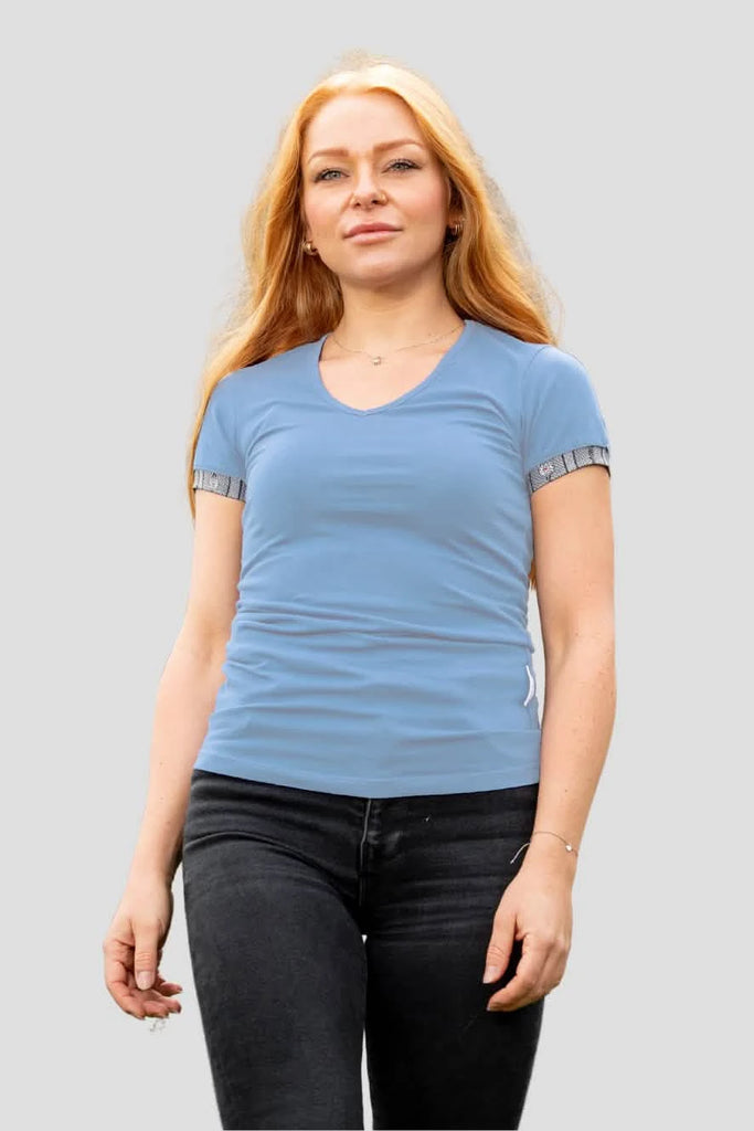 Edelweiss Original Damen T-Shirt in verschiedenen Farben mit einzigartigem Edelweiss-Design am Armabschluss von Edelvetica.