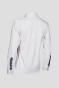 Herren Edelweiss Hemd von Edelvetica, elegant und traditionell gestaltet. Das Hemd zeichnet sich durch ein feines Edelweiss-Muster aus, das einen Hauch von alpiner Eleganz verleiht. Es ist ideal für Anlässe, bei denen eine Kombination aus klassischem Stil und modischer Raffinesse gefragt ist.