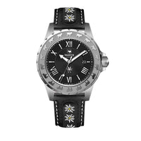 Trauffer Damenuhr mit silberfarbenem Gehäuse, schwarzem Lederarmband mit Edelweiss-Stickerei, schwarzem Zifferblatt und Alpaufzug-Gravur – Swiss Made