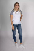 Damen Polo-Shirt Edelweiss Twist – Stilvolles Poloshirt mit dezenten Edelweiss-Akzenten am Kragen und den Ärmeln. Hochwertige Baumwollmischung, sportlich-eleganter Schnitt, ideal für Alltag und Freizeit. Schweizer Design von Edelvetica.
