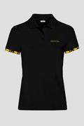 Damen Polo-Shirt 'Alpaufzug' von Edelvetica, das traditionelle Schweizer Motive mit modernem Poloshirt-Design kombiniert. Das Shirt zeigt eine detailreiche Darstellung des Alpaufzugs, einem kulturell bedeutsamen Ereignis in der Schweiz. Es ist ideal für einen lässigen, doch kulturell inspirierten Look, der sowohl Alltagstauglichkeit als auch ein einzigartiges Designelement bietet.