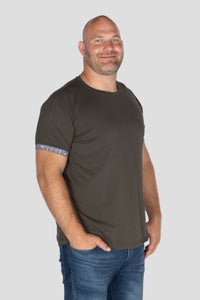 Herren-T-Shirt mit Edelweiss-Motiv am Armabschluss von Edelvetica