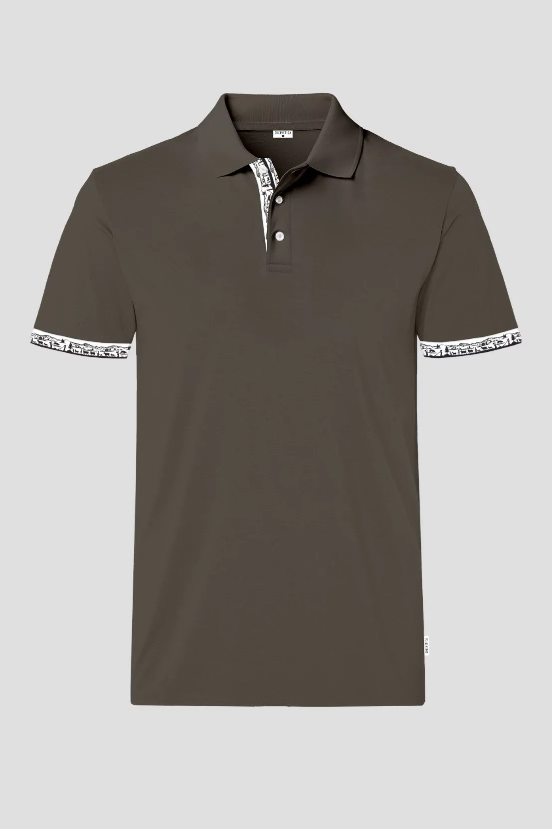 Herren Scherenschnitt Polo-Shirt von Edelvetica, gekennzeichnet durch einzigartige Scherenschnitt-Details am Kragen und den Armabschlüssen. Dieses elegante Polo-Shirt verbindet traditionelle Schweizer Kunst mit modernem Stil und bietet eine stilvolle Option für diverse Anlässe. Perfekt für eine anspruchsvolle Garderobe, die traditionelle Elemente und zeitgenössische Mode vereint.