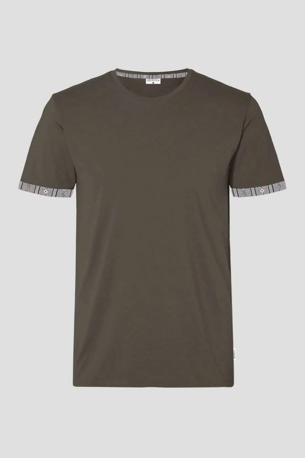 Herren-T-Shirt mit Edelweiss-Motiv am Armabschluss von Edelvetica