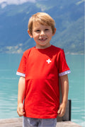 Kinder Edelweiss Kurzarmshirt mit traditionellem Edelweiss-Muster an den Ärmeln.